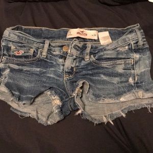 Hollister short shorts!